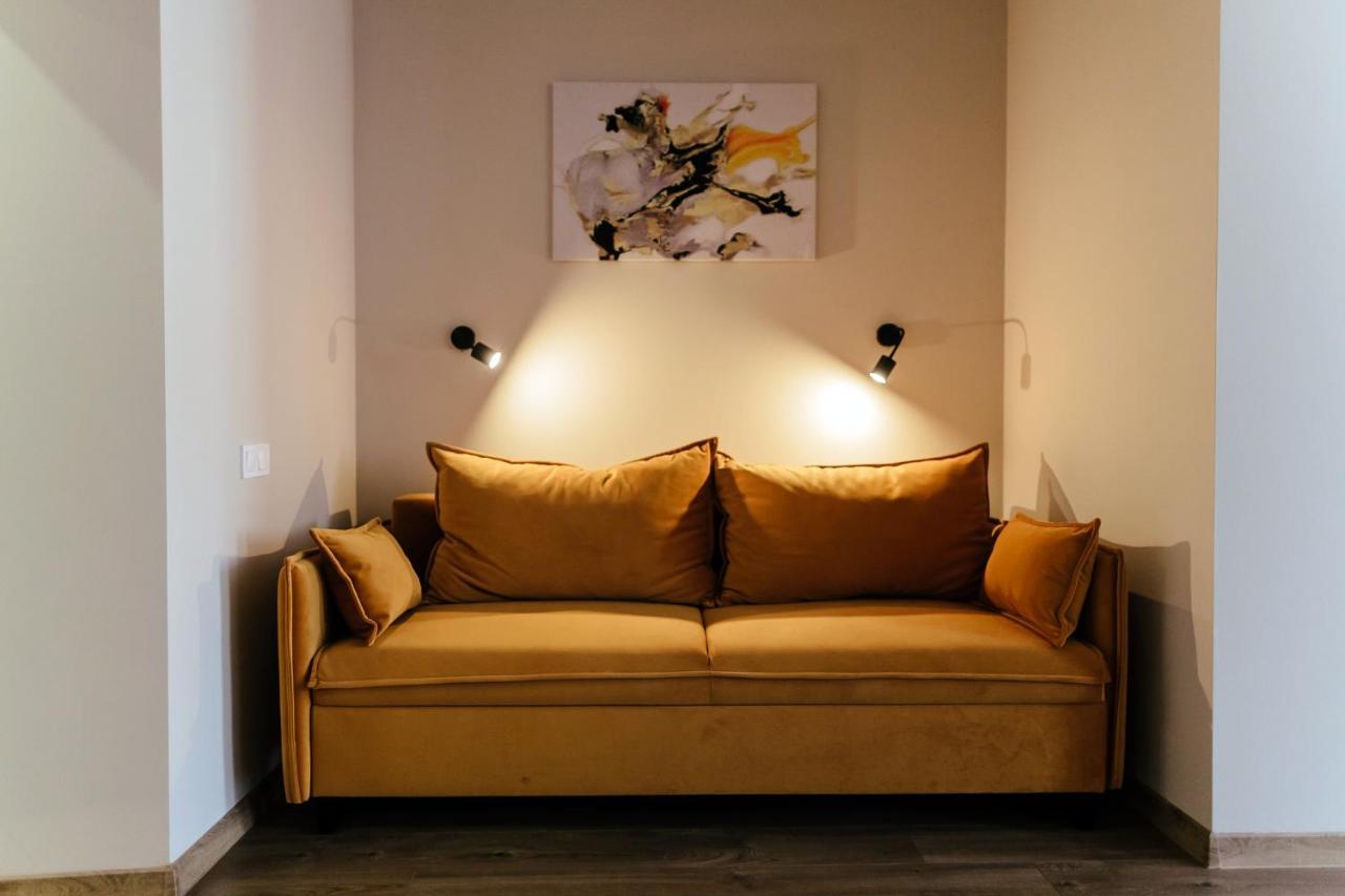 Lara Apartament 3 Apartment Лвив Екстериор снимка