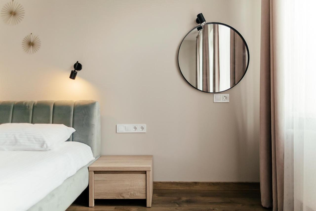Lara Apartament 3 Apartment Лвив Екстериор снимка
