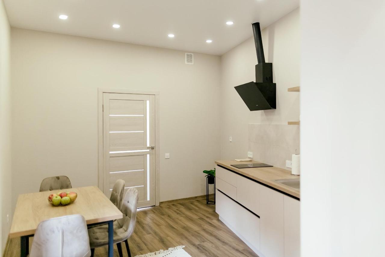 Lara Apartament 3 Apartment Лвив Екстериор снимка