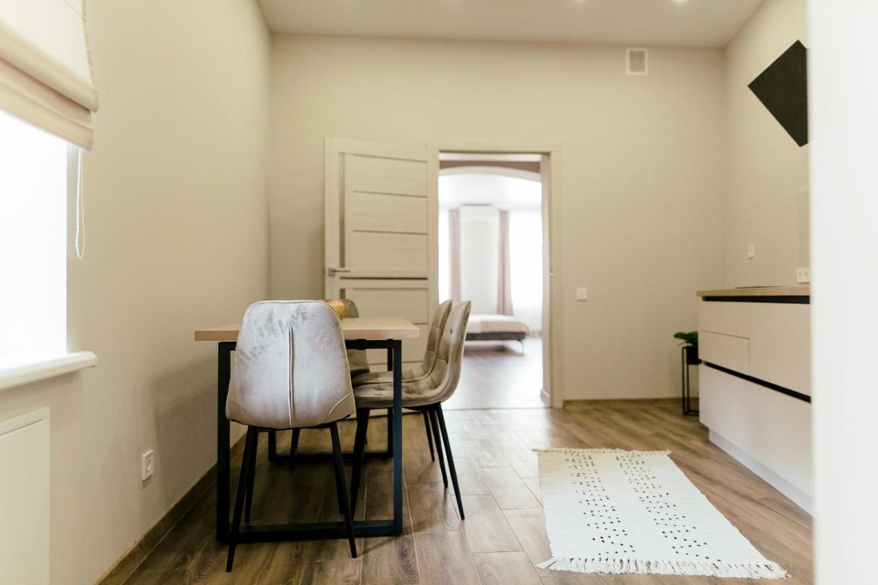 Lara Apartament 3 Apartment Лвив Екстериор снимка
