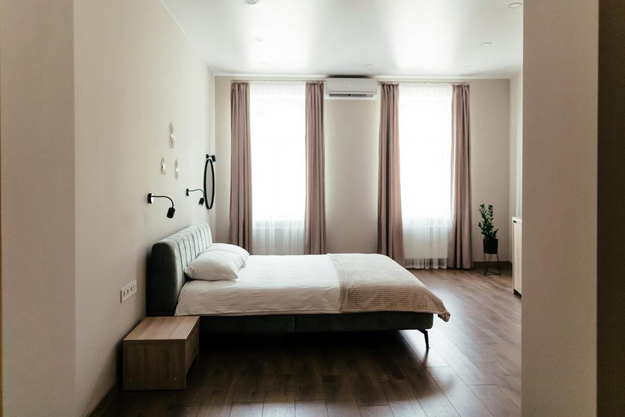 Lara Apartament 3 Apartment Лвив Екстериор снимка