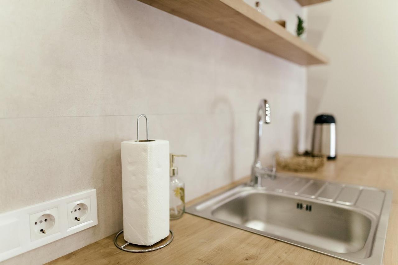 Lara Apartament 3 Apartment Лвив Екстериор снимка